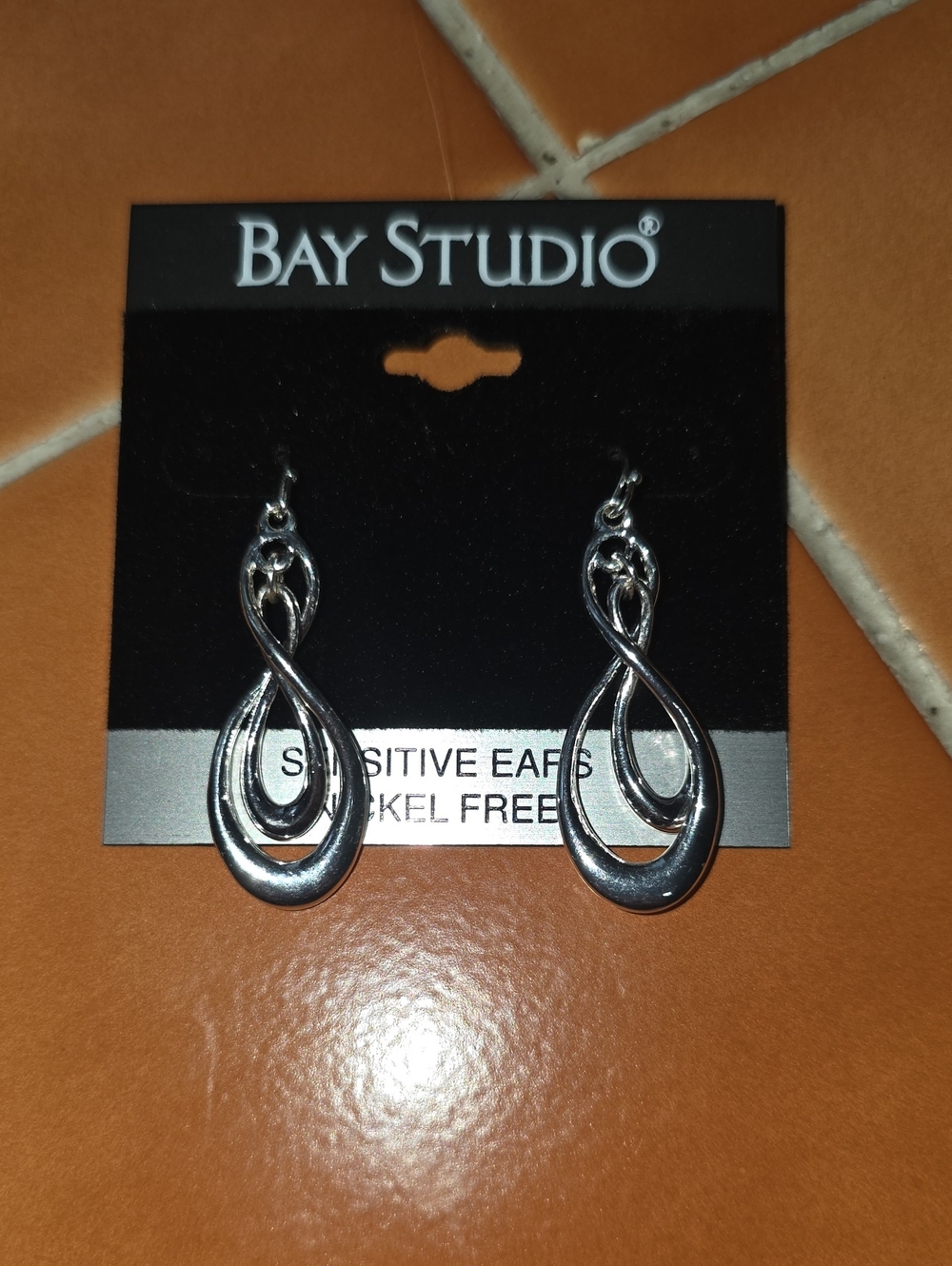 BAY STUDIO SILVERTONE DANGLE EARRINGS NWT
